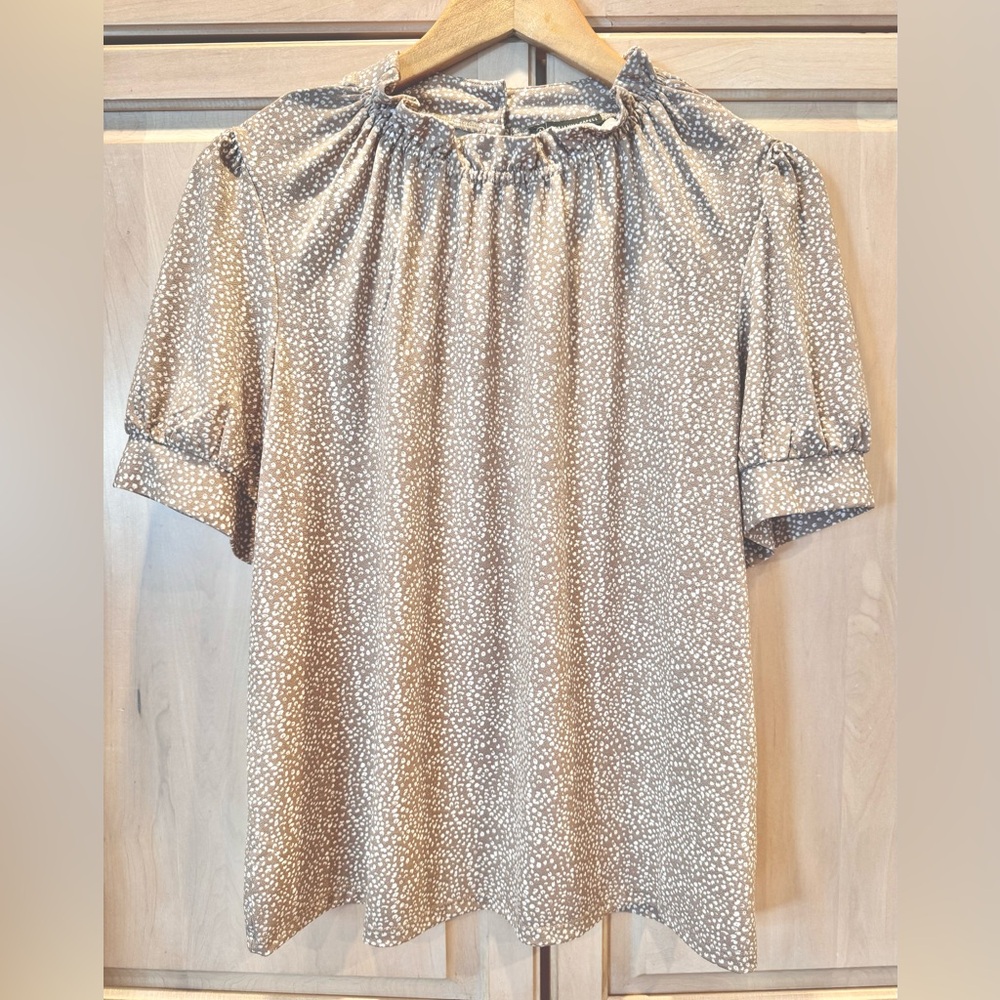 Adrianna Papell Tan and White Patterned Top